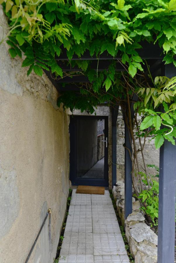 Chez Pique-Fesse Chambre D'Hote Saint-Martin-L'ars Exterior foto
